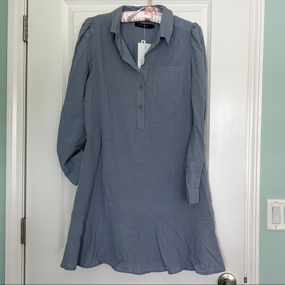 NWT Merokeety long sleeved dusty blue shirt dress w/ pleated bottom hem. Small